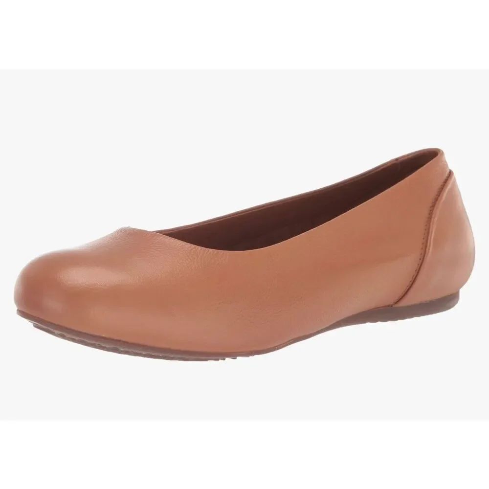 SoftWalk Women's Sandy Ballet Flat Size 6